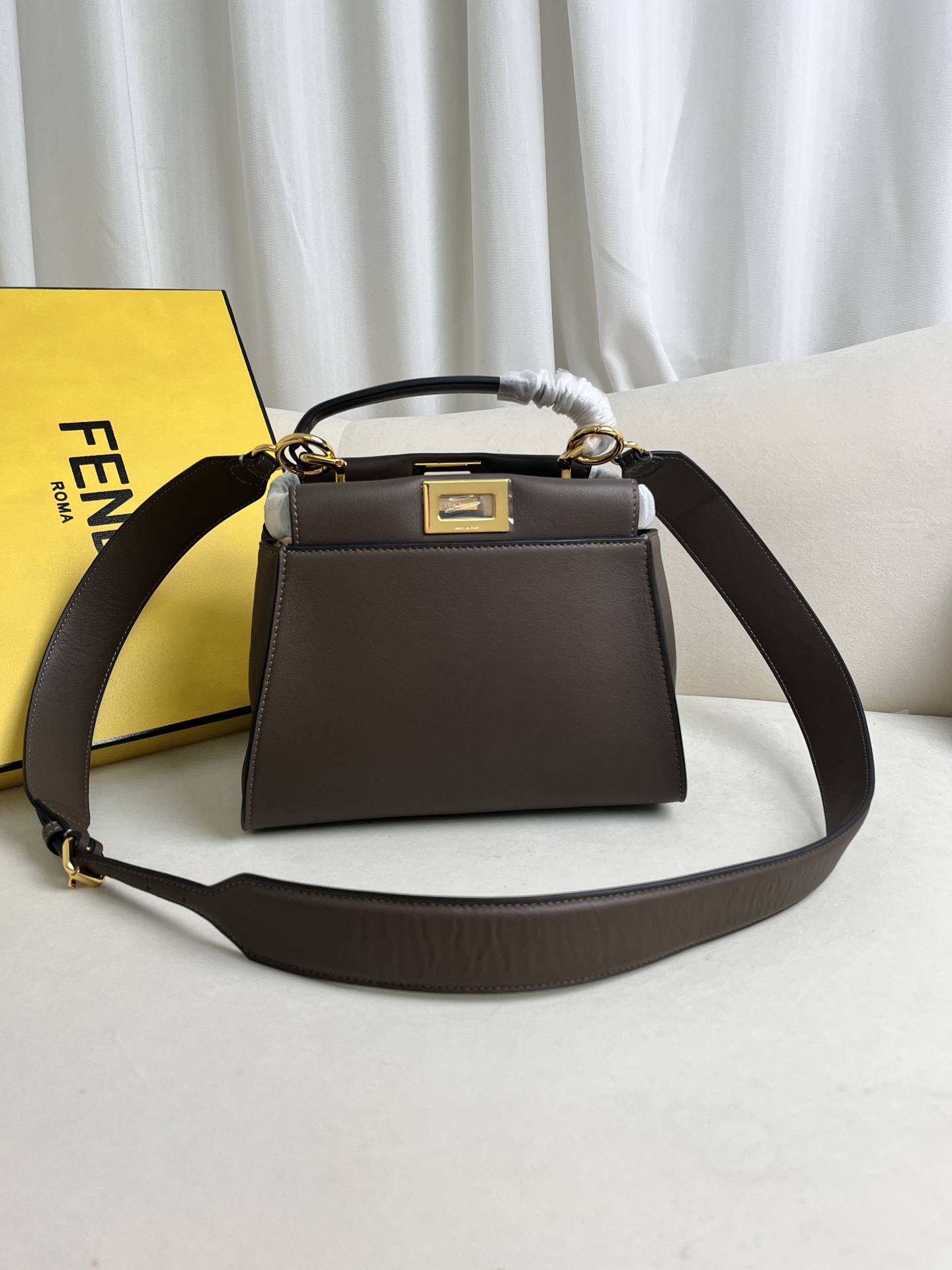 TOP FENDI Iconic Mini Peekaboo Handbag - 18x23x11cm - 7 Colors