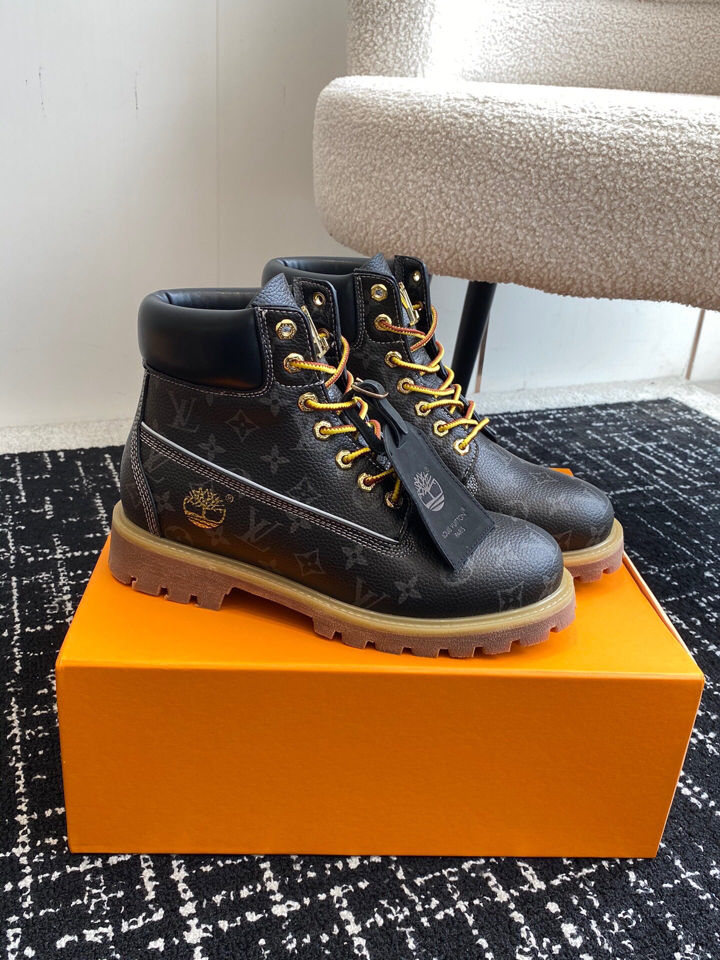 TOP Louis Vuitton x Timberland Men's/Women's Short Boots - 3 Color