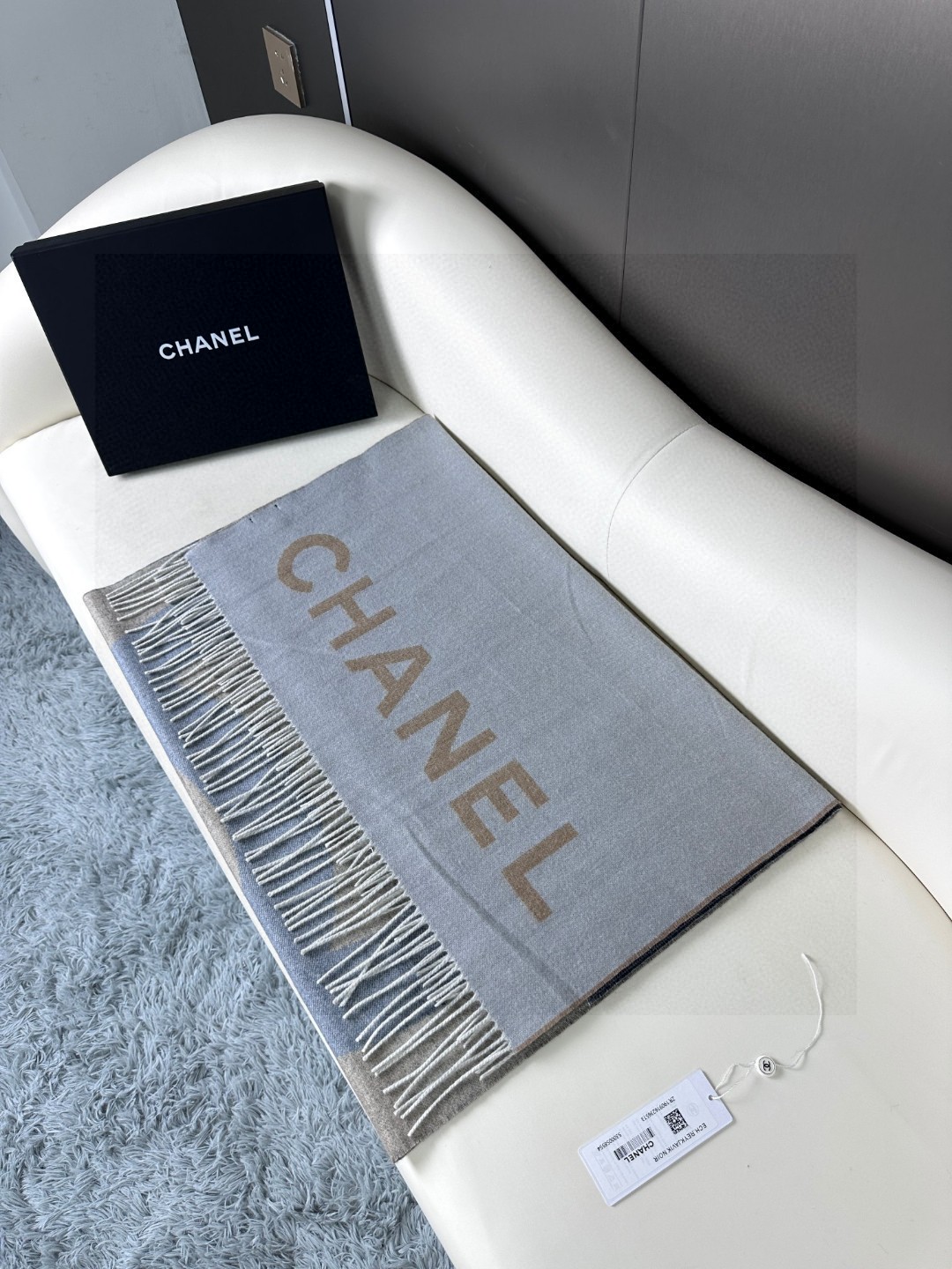 TOP CHANEL Cashmere Scarf 70 x 180 cm