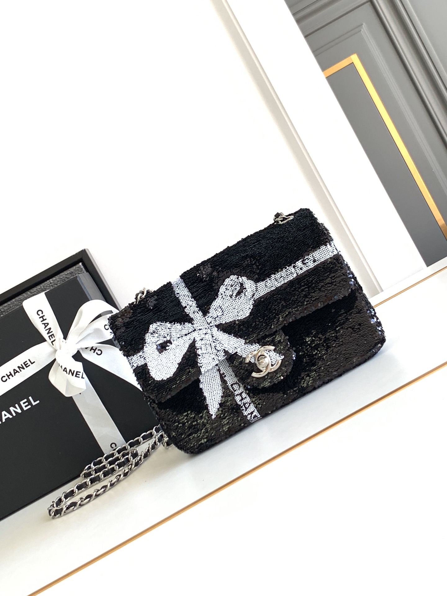 TOP CHANEL Flab Bag with Beads 20×13×6cm - 2 Colors