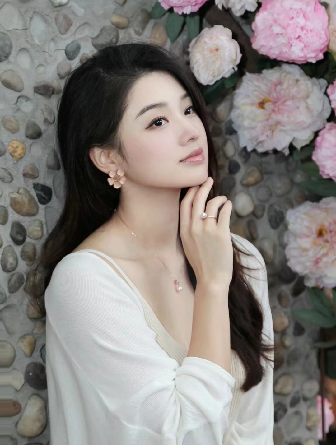 TOP CHANEL Flower Earrings