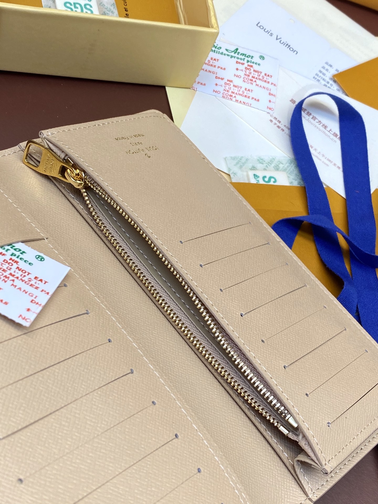 TOP Louis Vuitton LV Monogram Eclipse Wallet 19X10cm - Khaki