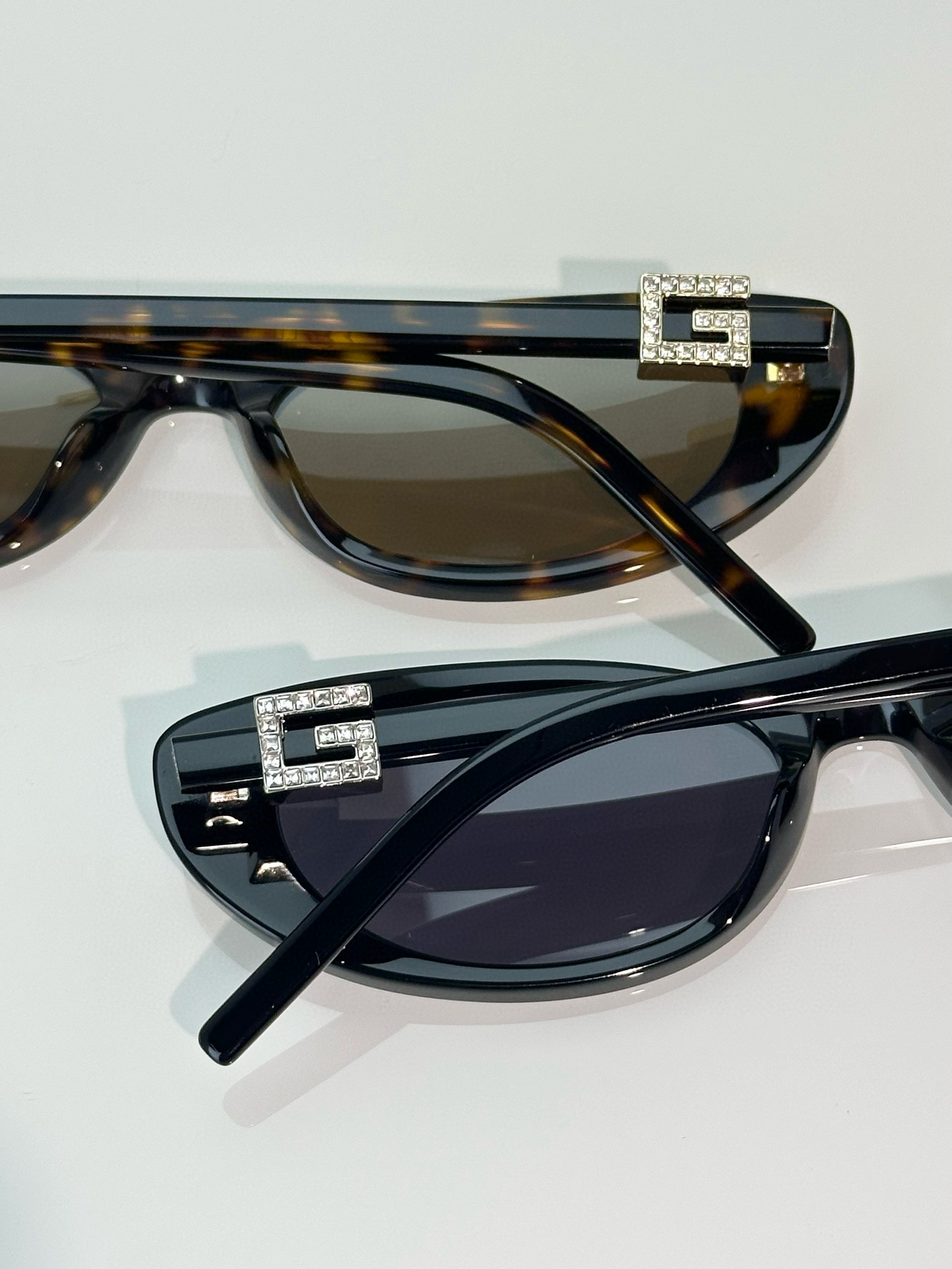 TOP GUCCI Sunglasses - 2 Colors