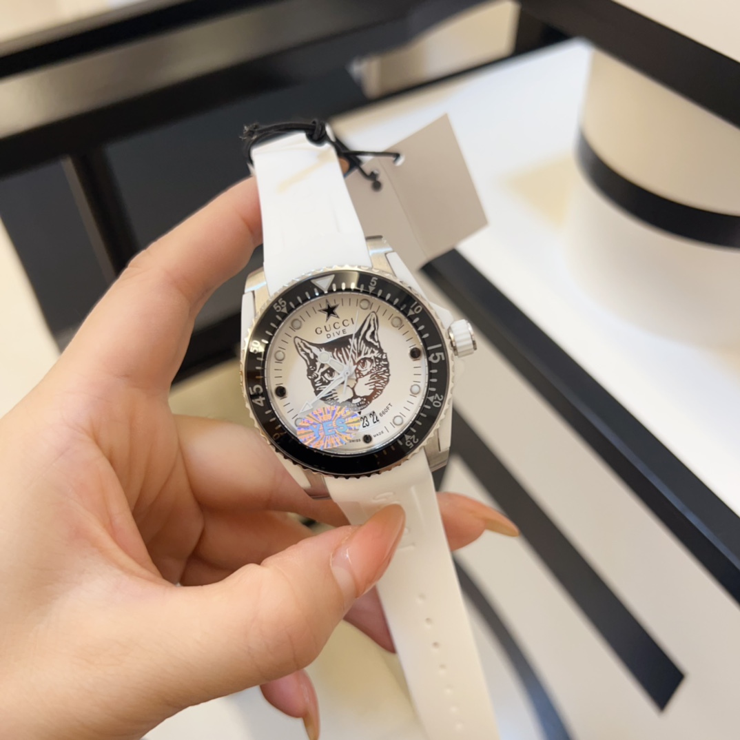 TOP GUCCI Guchi DIVE Series Watch 40mm