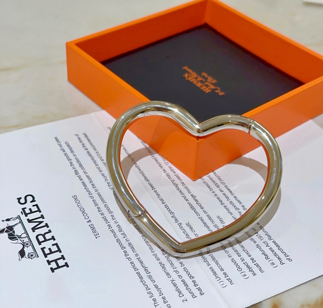 TOP HERMES Heart Bracelet- Sliver