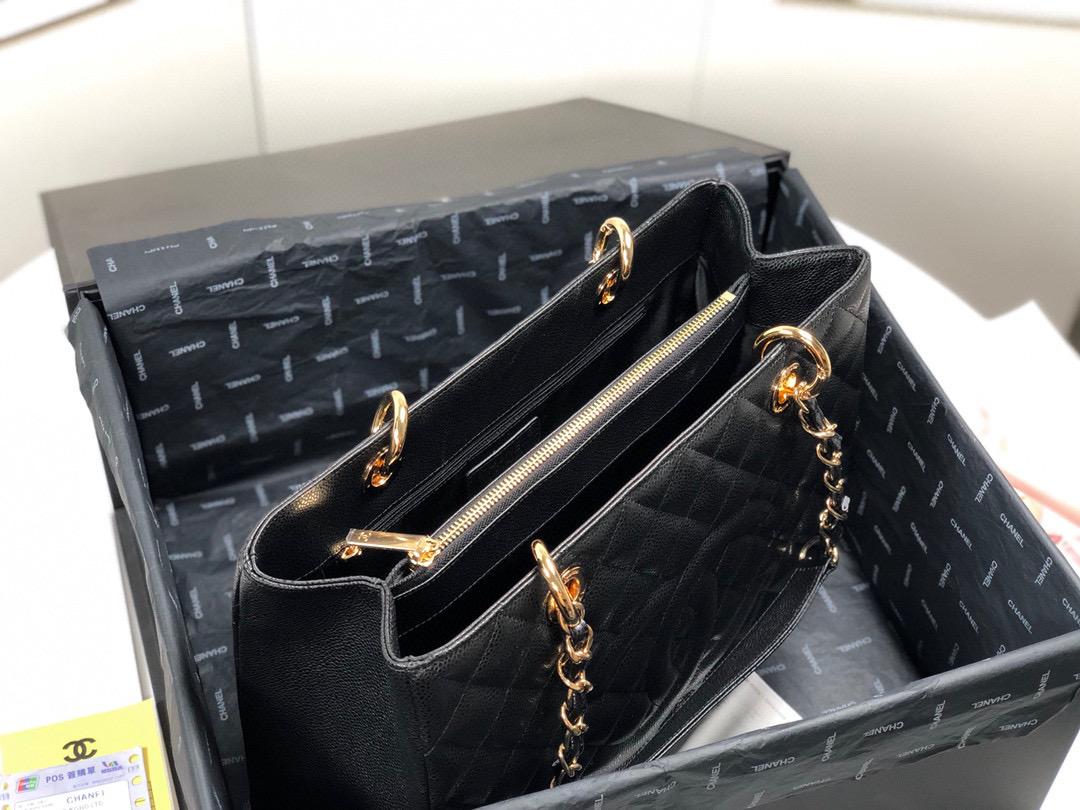 TOP CHANEL Grand Shopping Tote Caviar Leather 33x24x13cm - Black & GHW