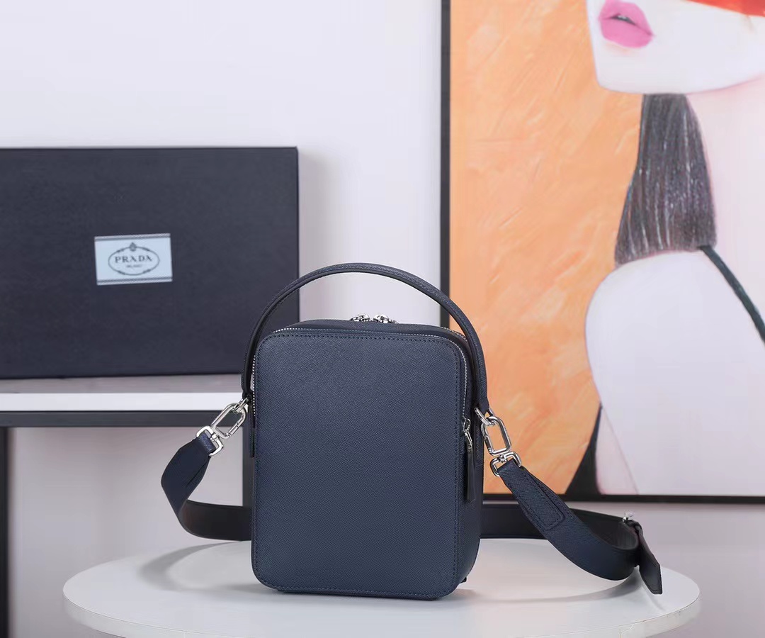 TOP PRADA Shoulder Bag 16x20x6 cm - Bue