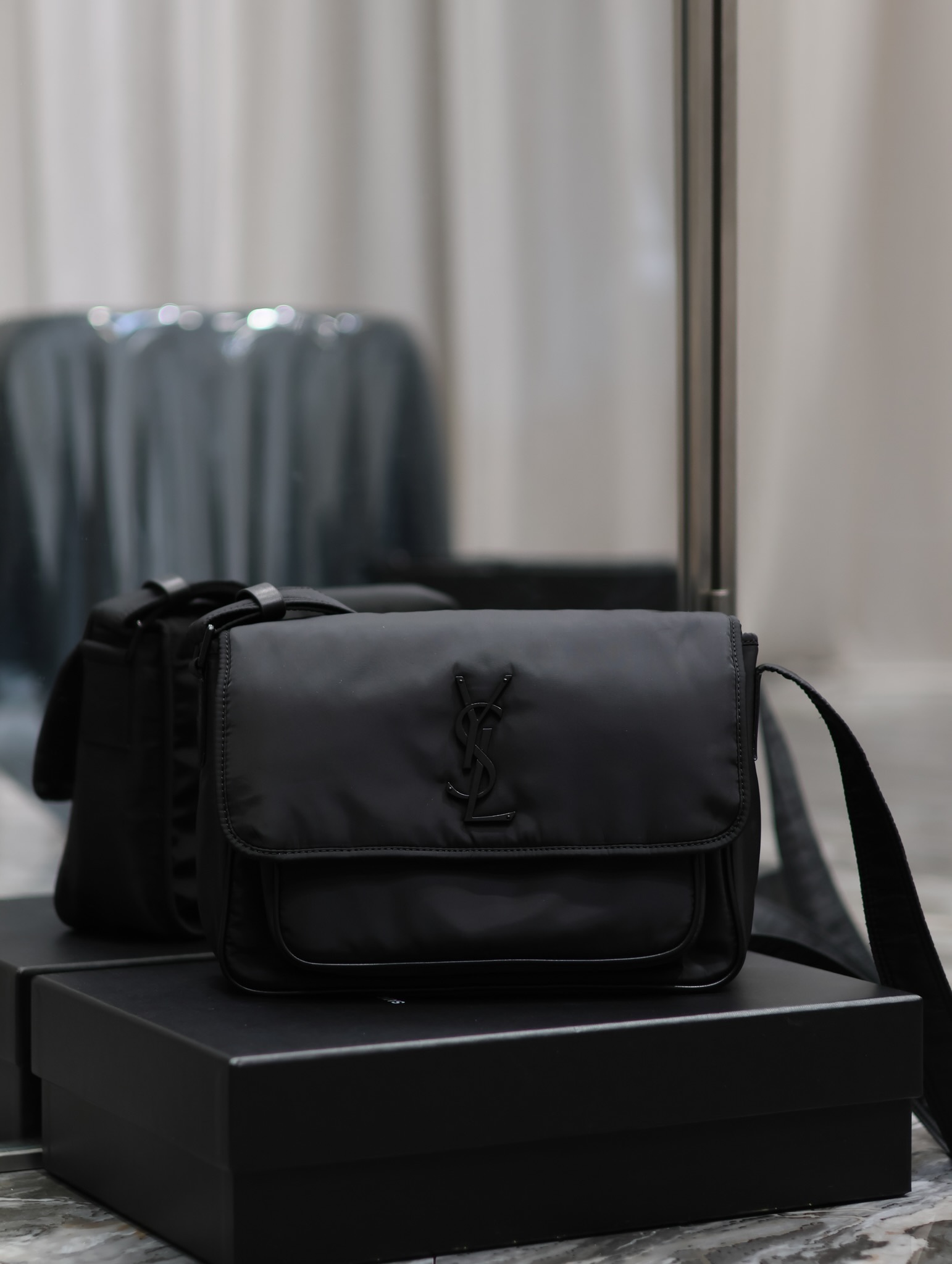 TOP Yves Saint Laurent YSL Niki Nylon Bag - Black