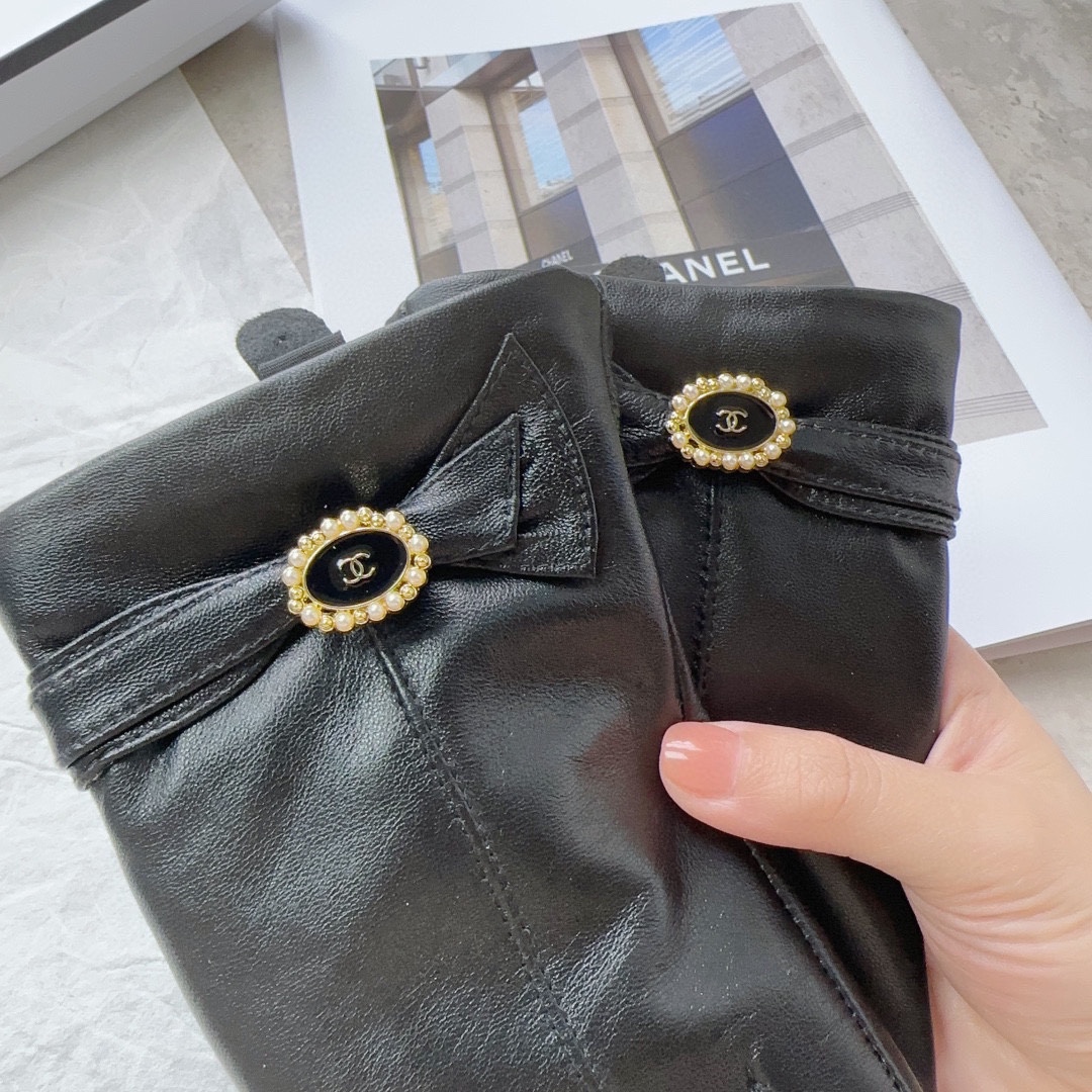 TOP CHANEL  First Grade Sheepskin Excellent Texture Women's Gloves - Black
