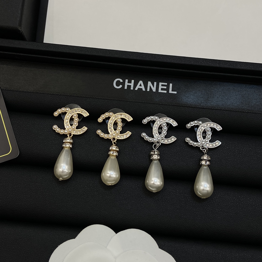 TOP CHANEL Pearl Earrings-2 Colors