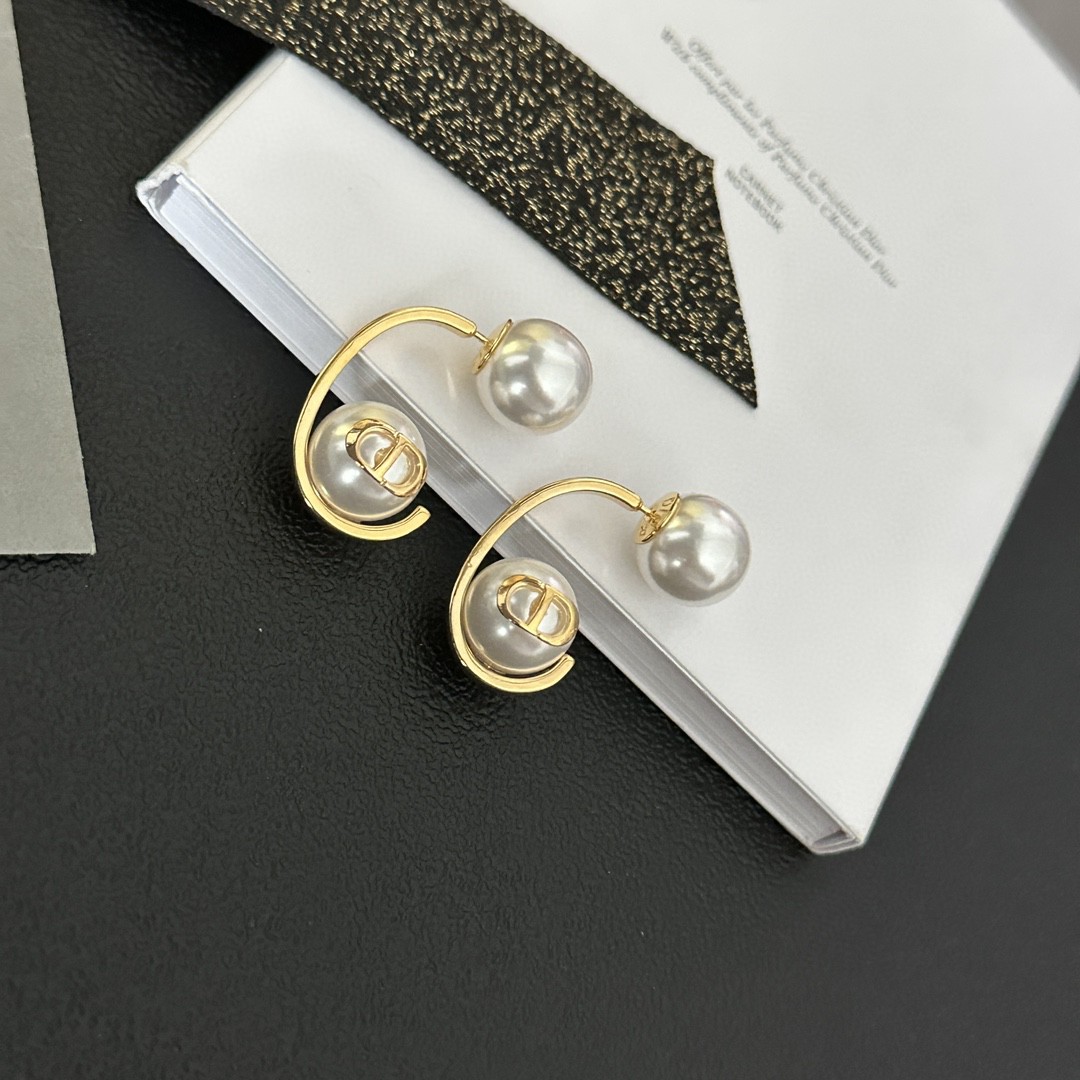 TOP Christian Dior Pearl Earrings - Gold