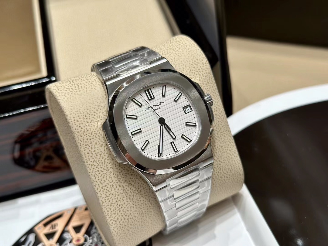 TOP Patek Philippe Nautilus 40mm Watch - White
