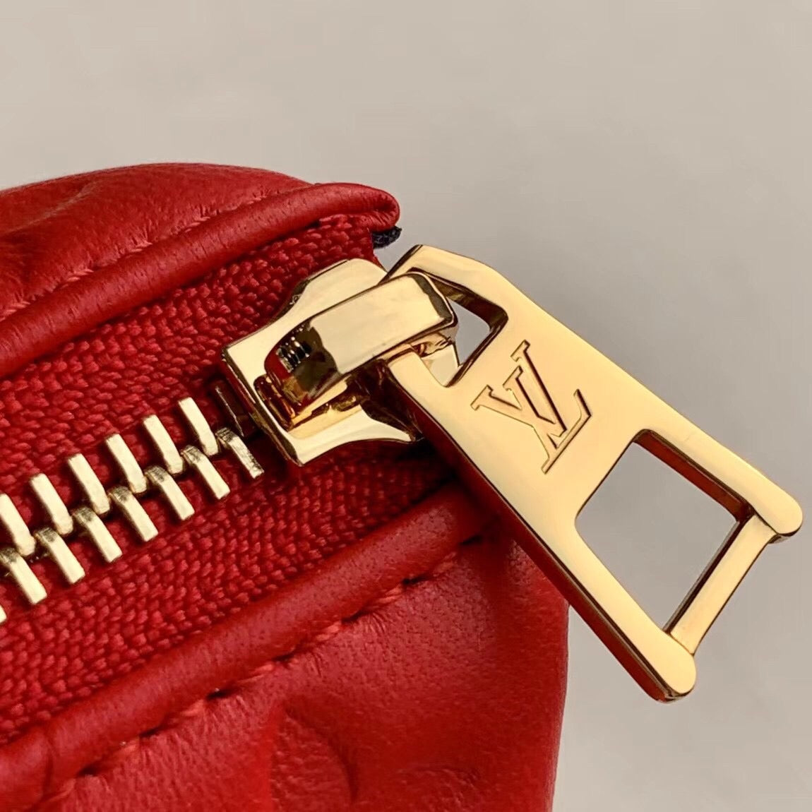 TOP Louis Vuitton LV Coussin PM Bag Lambskin - Red