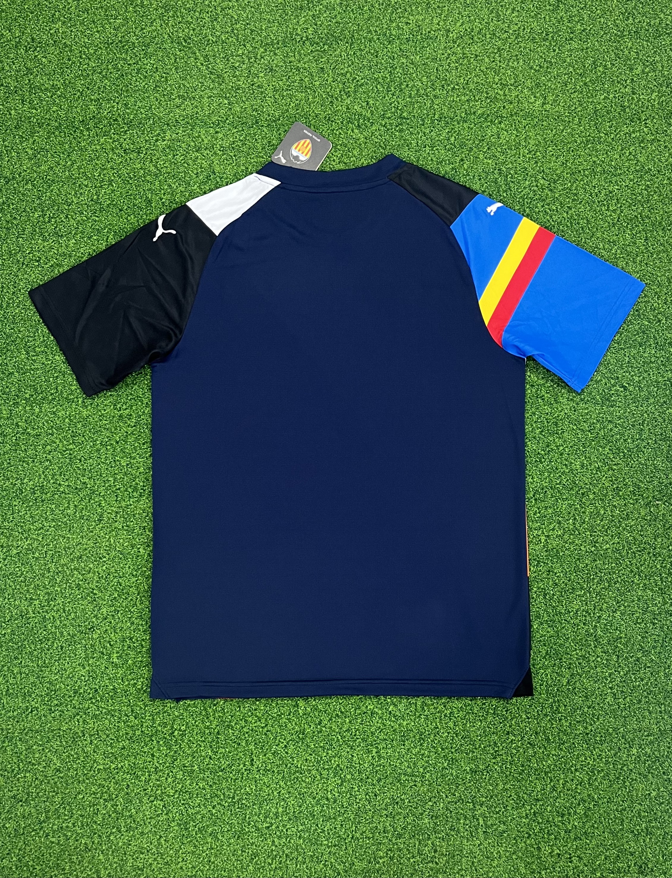 2425 Valencia CF  PUMA  Football  jersey.Player embroidery version