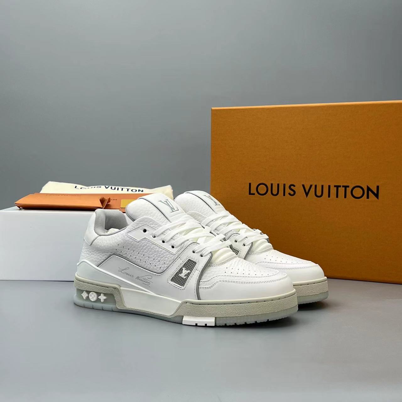 AAAShoes Louis Vuitton Trainer White Grey Pebbled Leather Low‑top Sneakers Unisex Casual Shoes