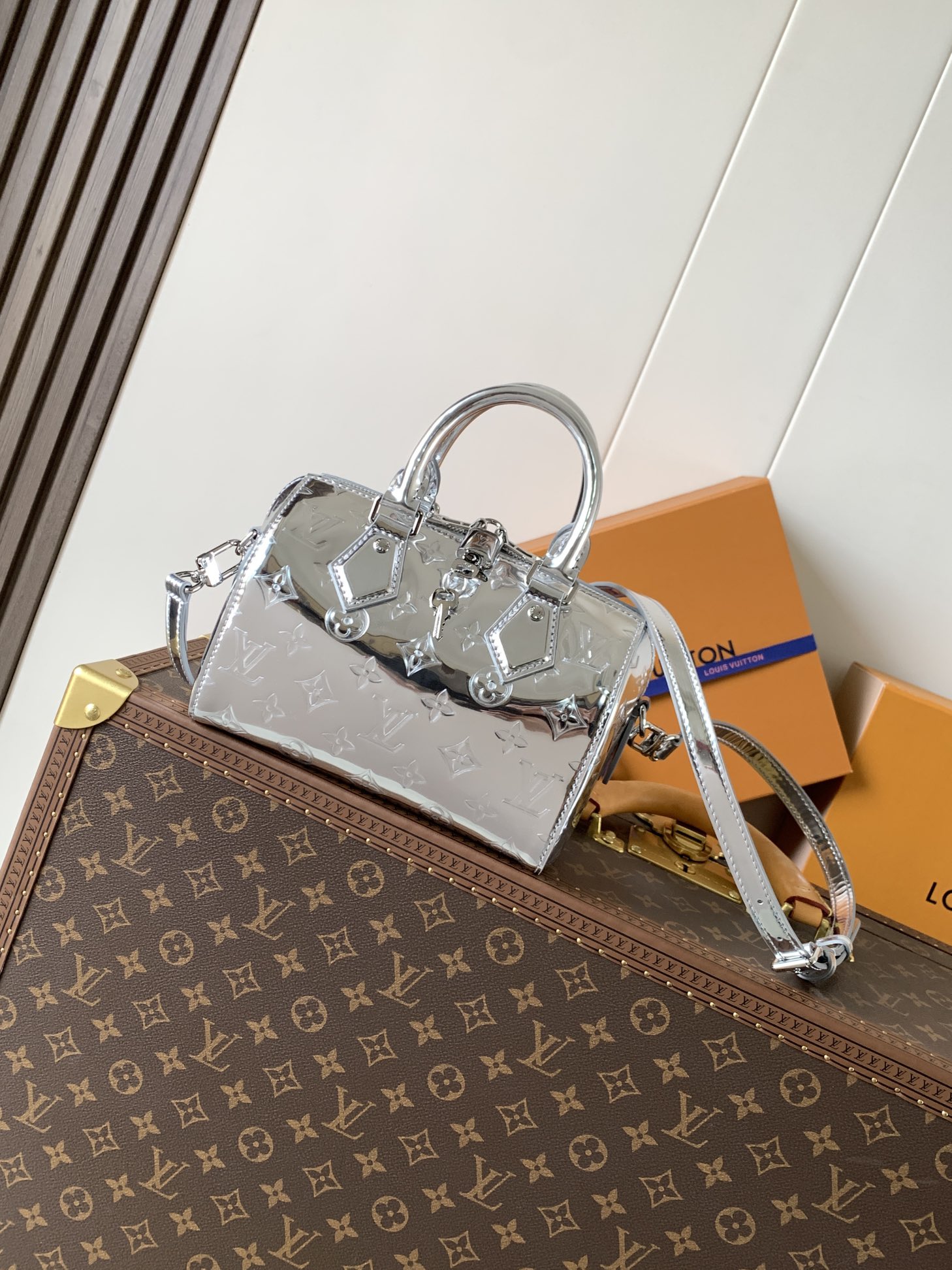 TOP Louis Vuitton LV Speedy Bandoulière 20 Monogram Miroir Bag 20.5 x 13.5 x 12 cm - Silver
