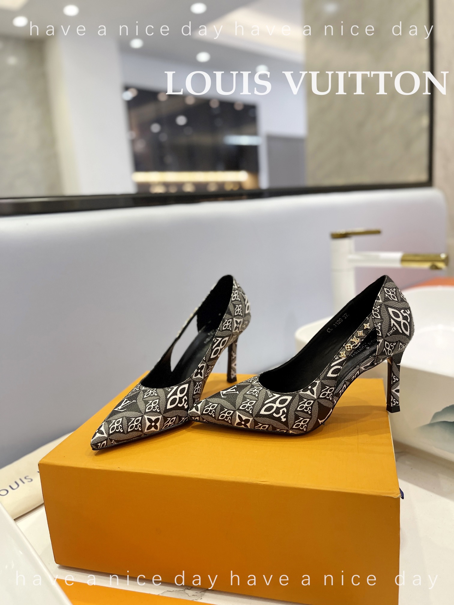 TOP Louis Vuitton LV Hollow Pumps - 4 Color