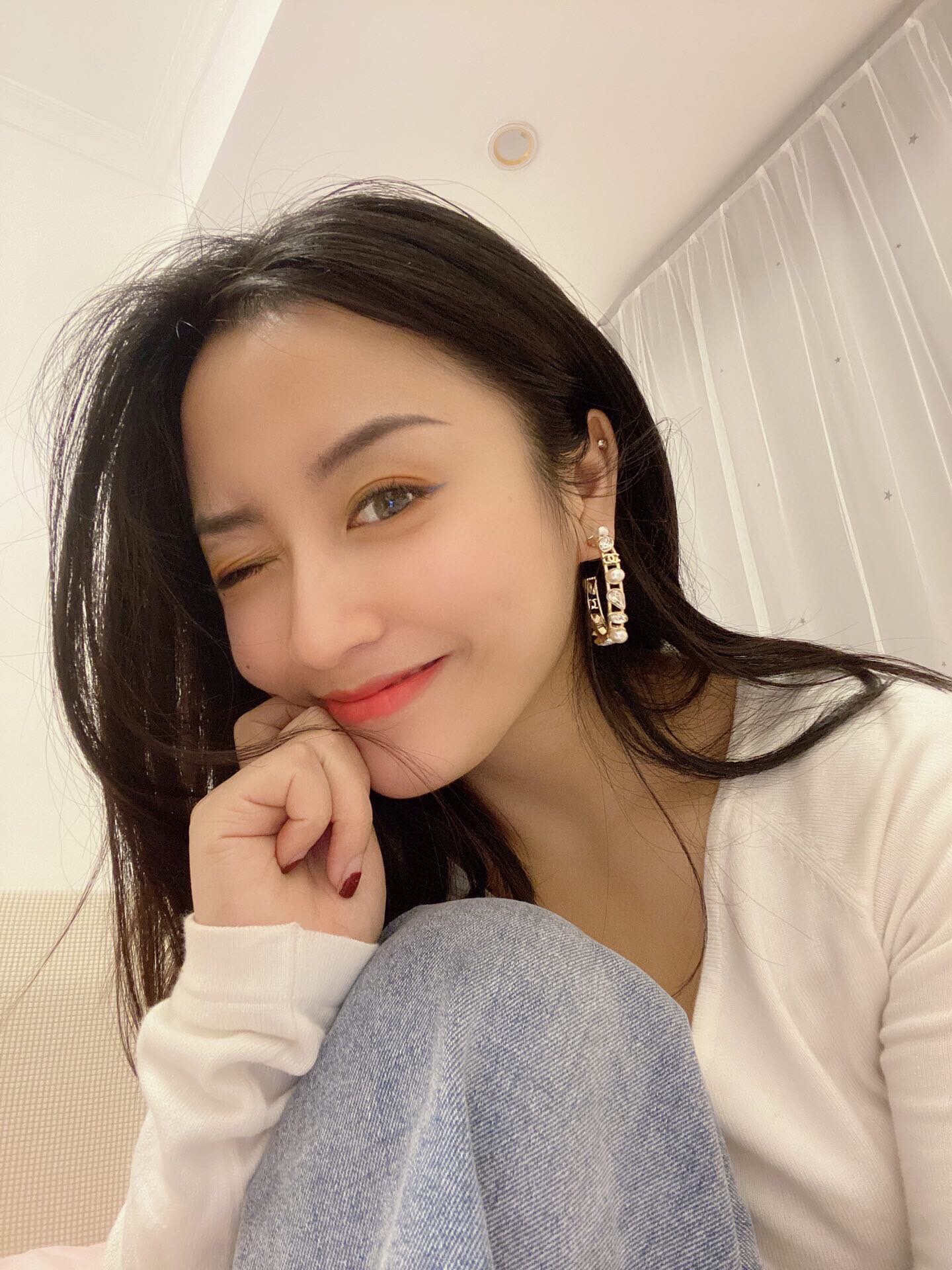 TOP CHANEL Half Circle Earrings