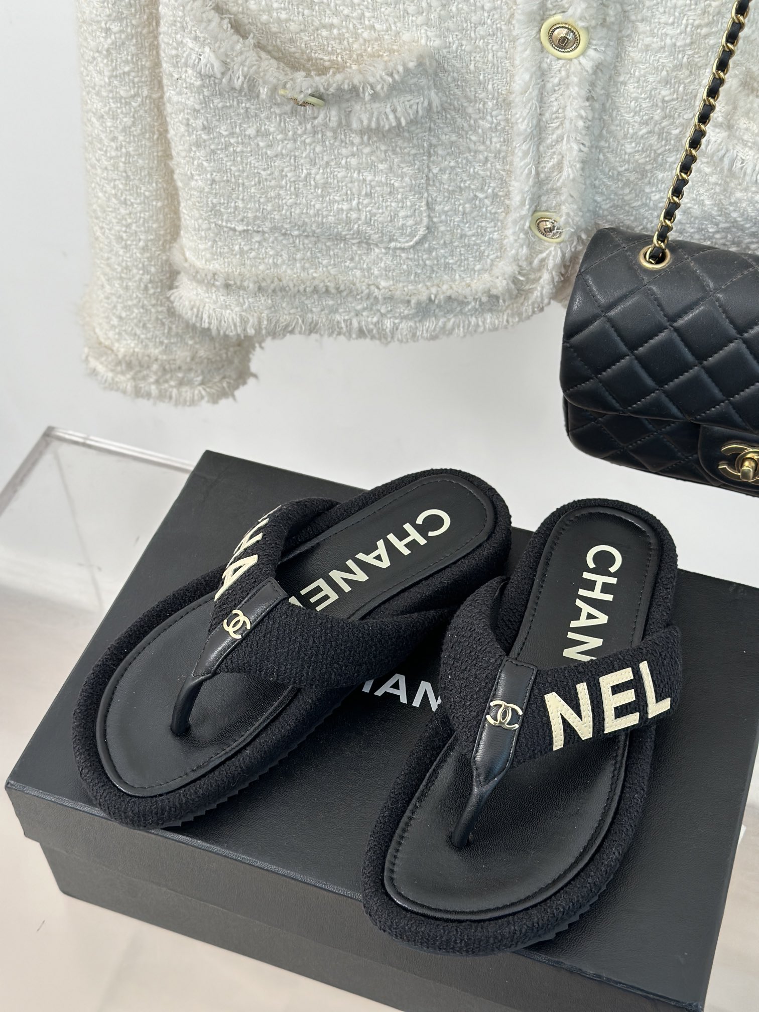 TOP CHANEL Flip-flops Slides - 9 Color