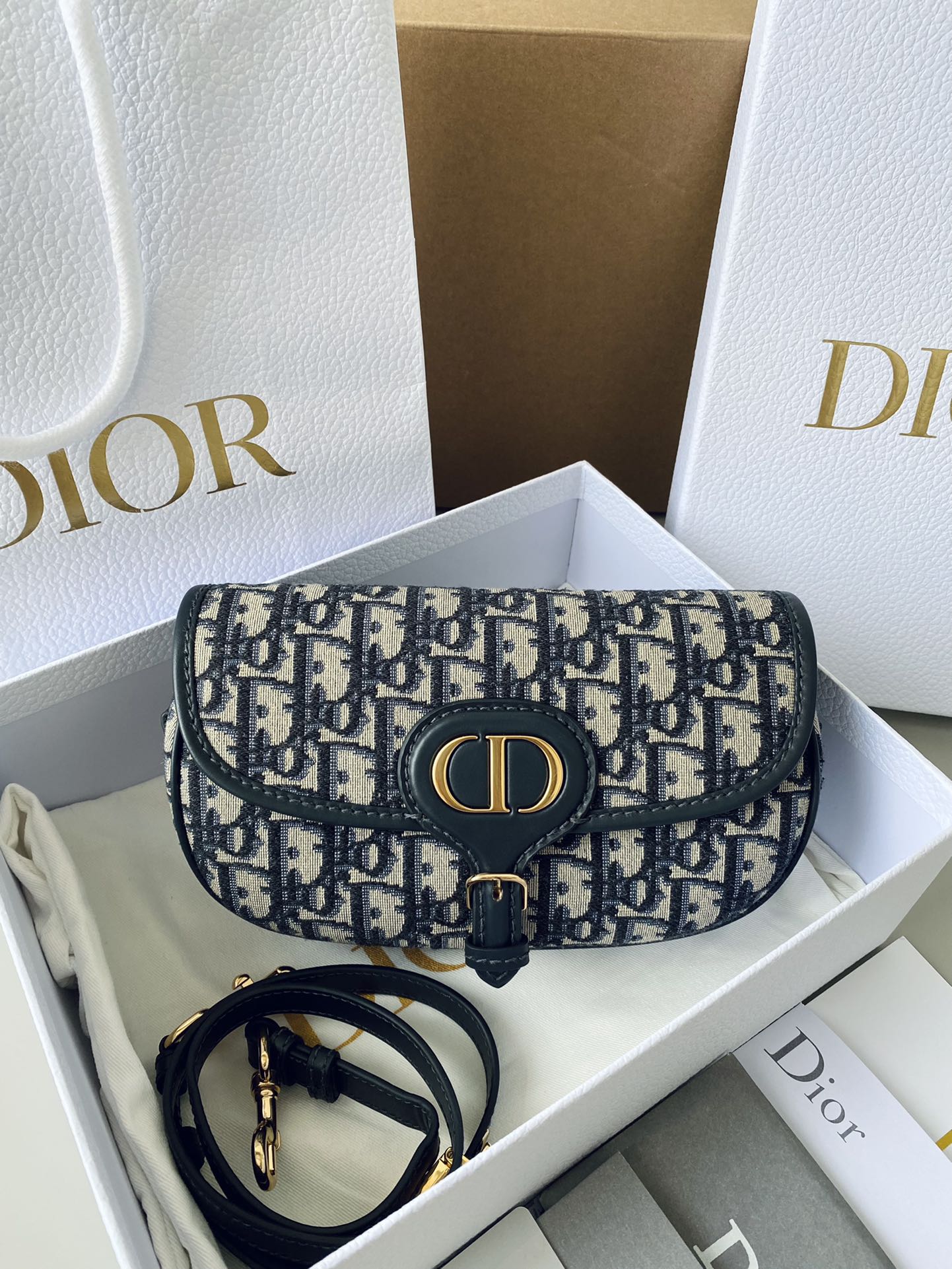 TOP Christian Dior East-West Bobby Crescent package 22×13×5cm