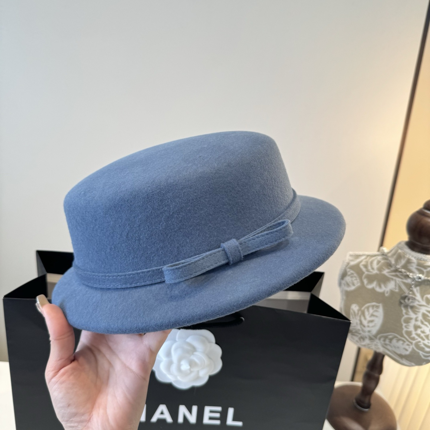 TOP CHANEL Flat-topped Hat - Blue