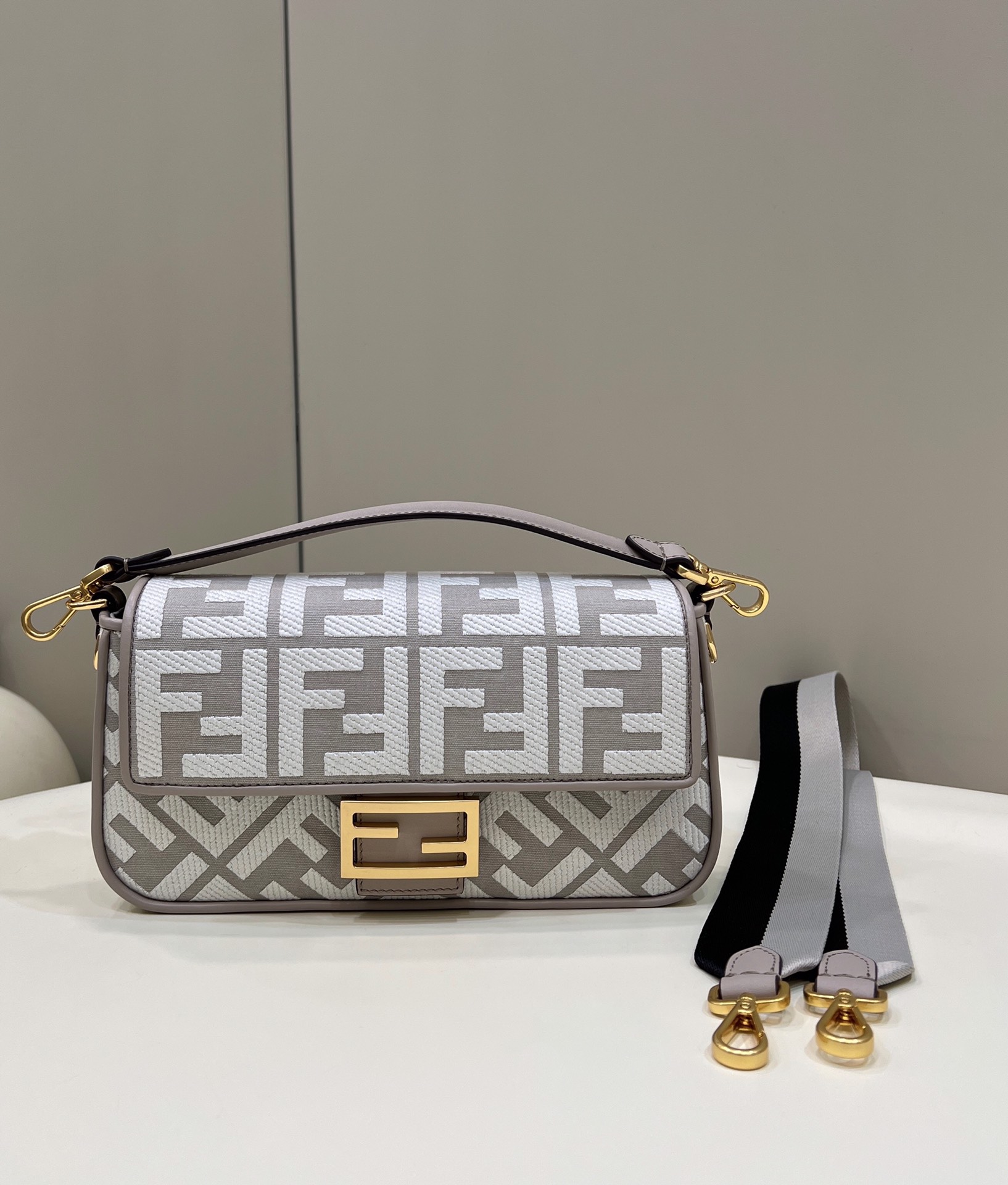 TOP FENDI Canvas Baguette Bag - 27×6×14cm - Light Grey&GHW
