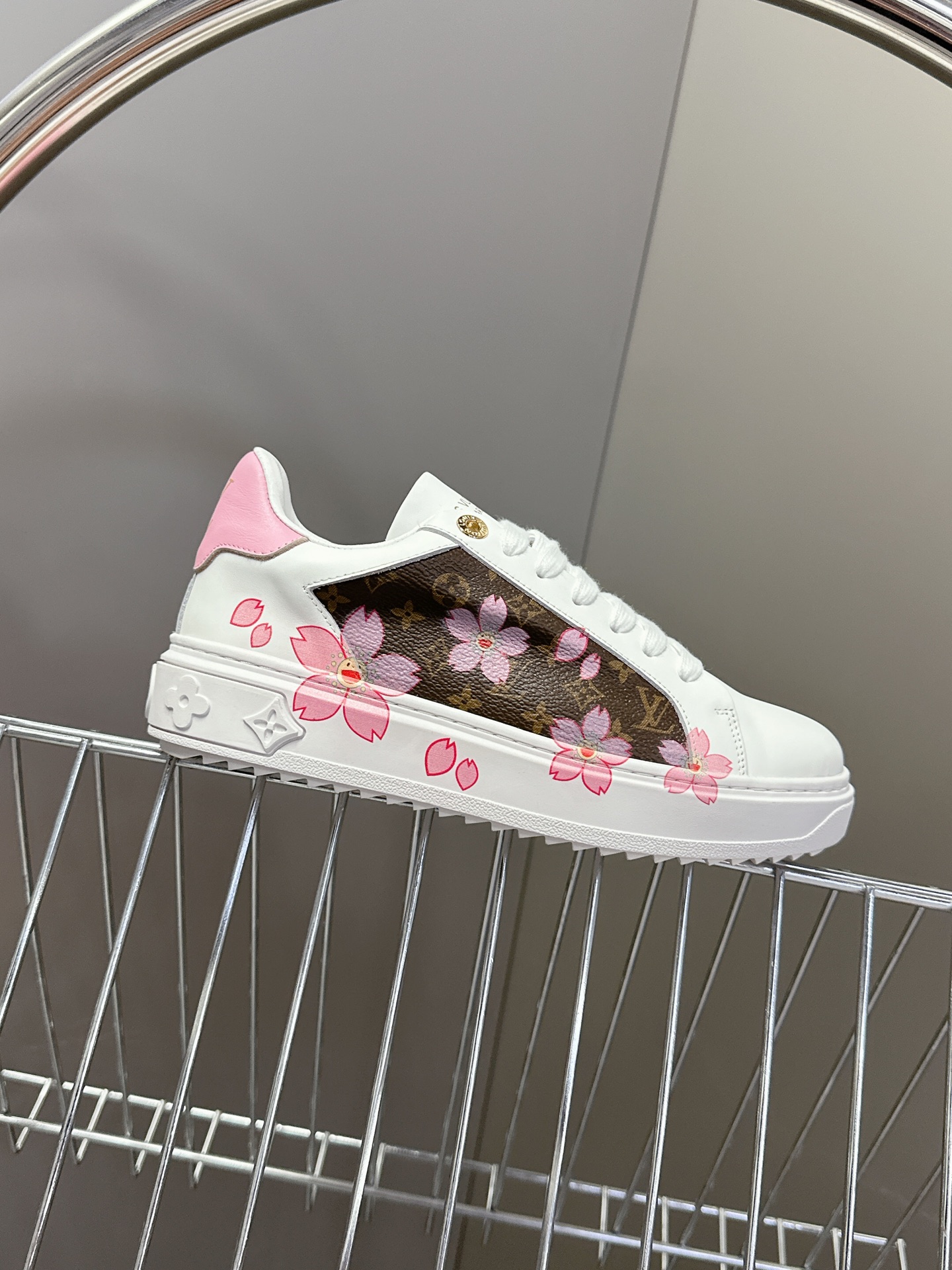 TOP Louis Vuitton LV Sneakers Cow Leather - White