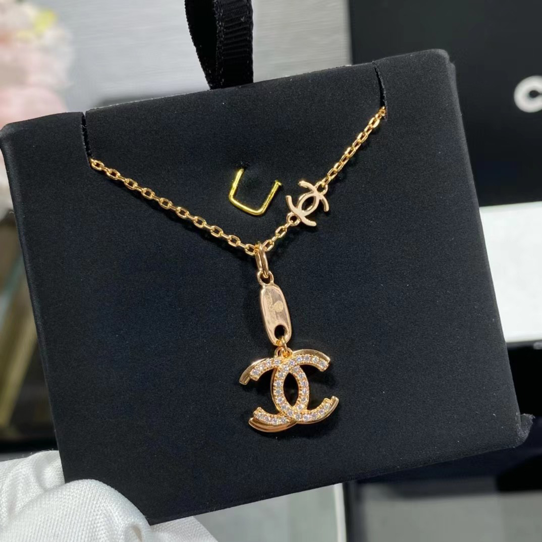 TOP CHANEL Double C Necklace