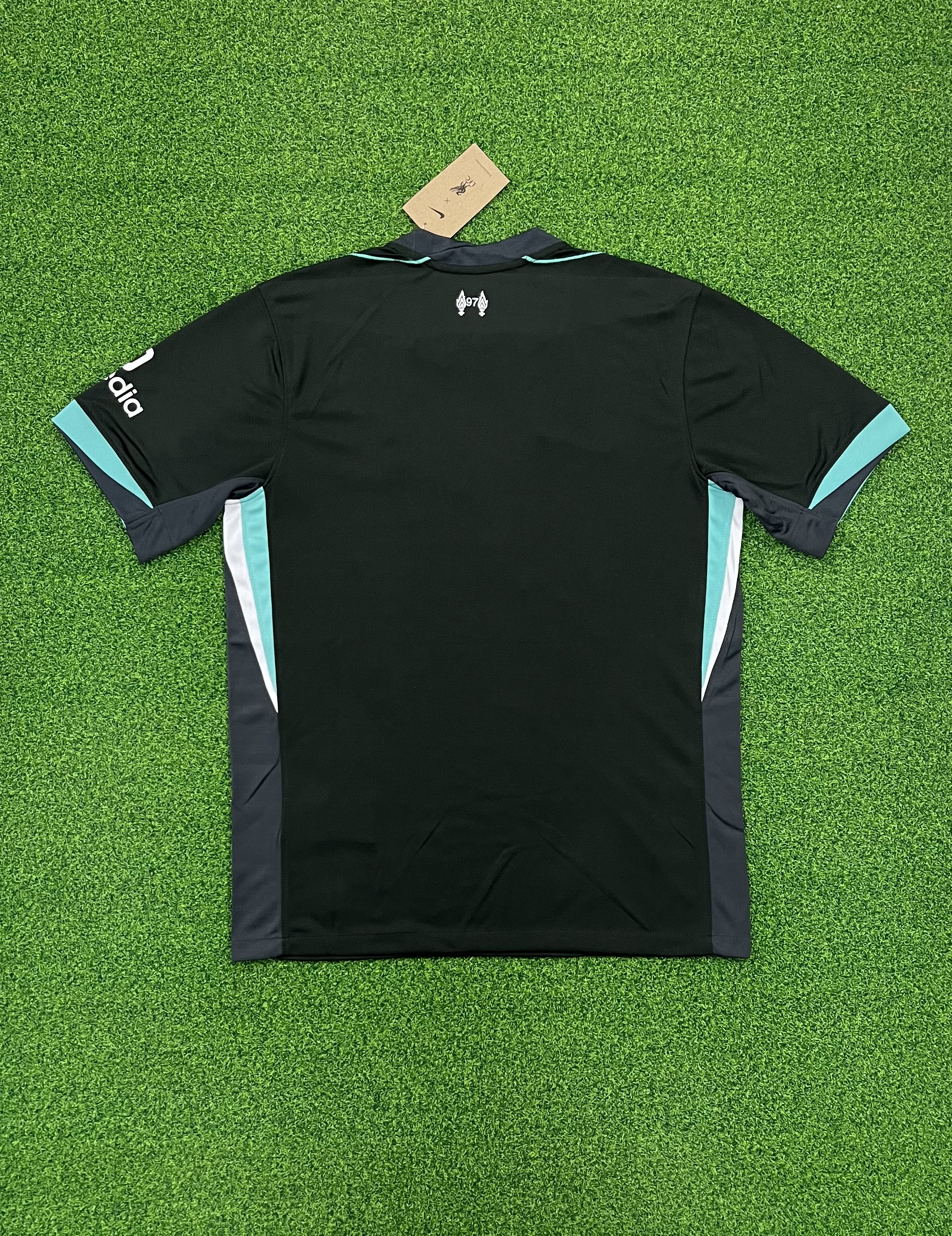 2425 Liverpool away jersey.Player embroidery version