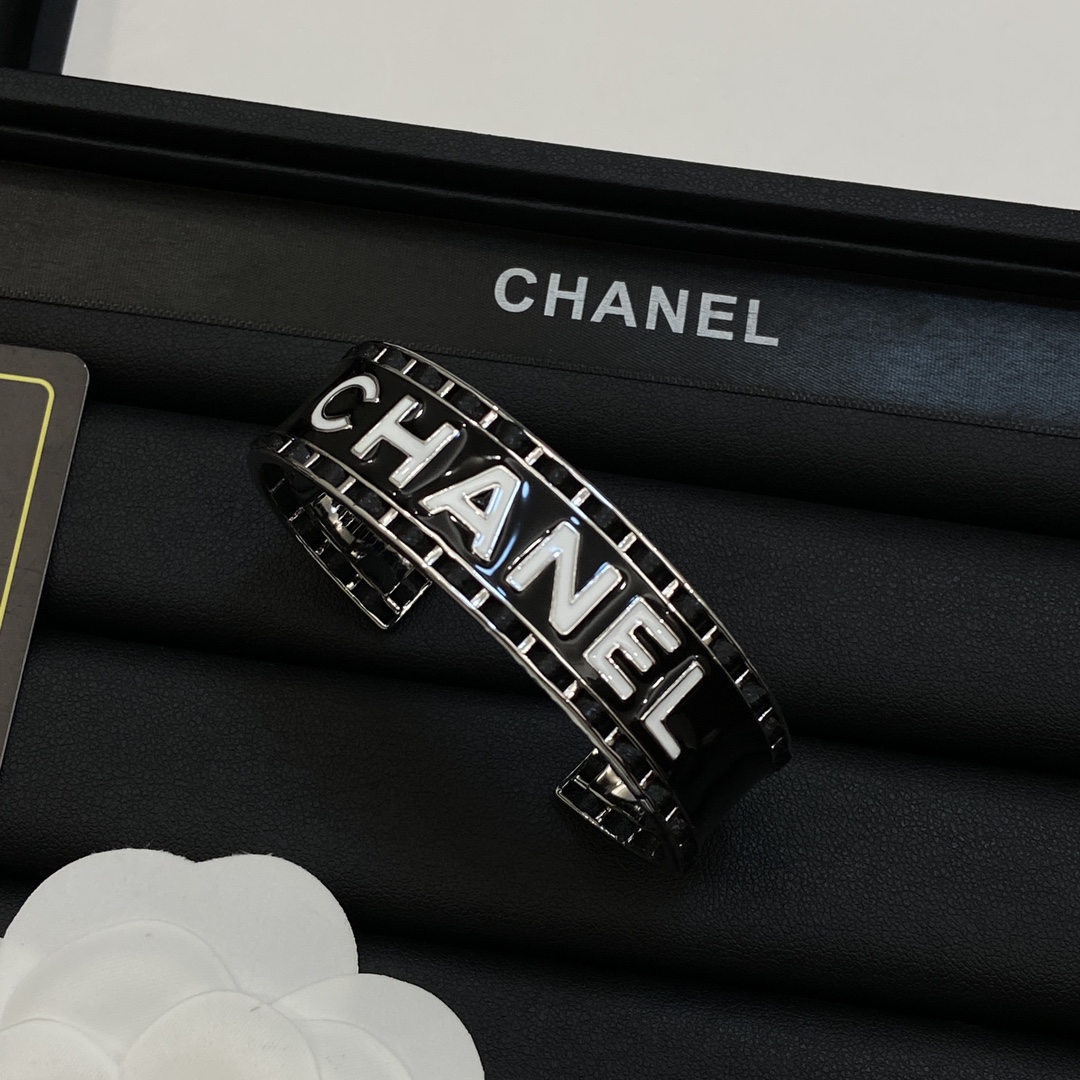 TOPCHANEL Bracelets