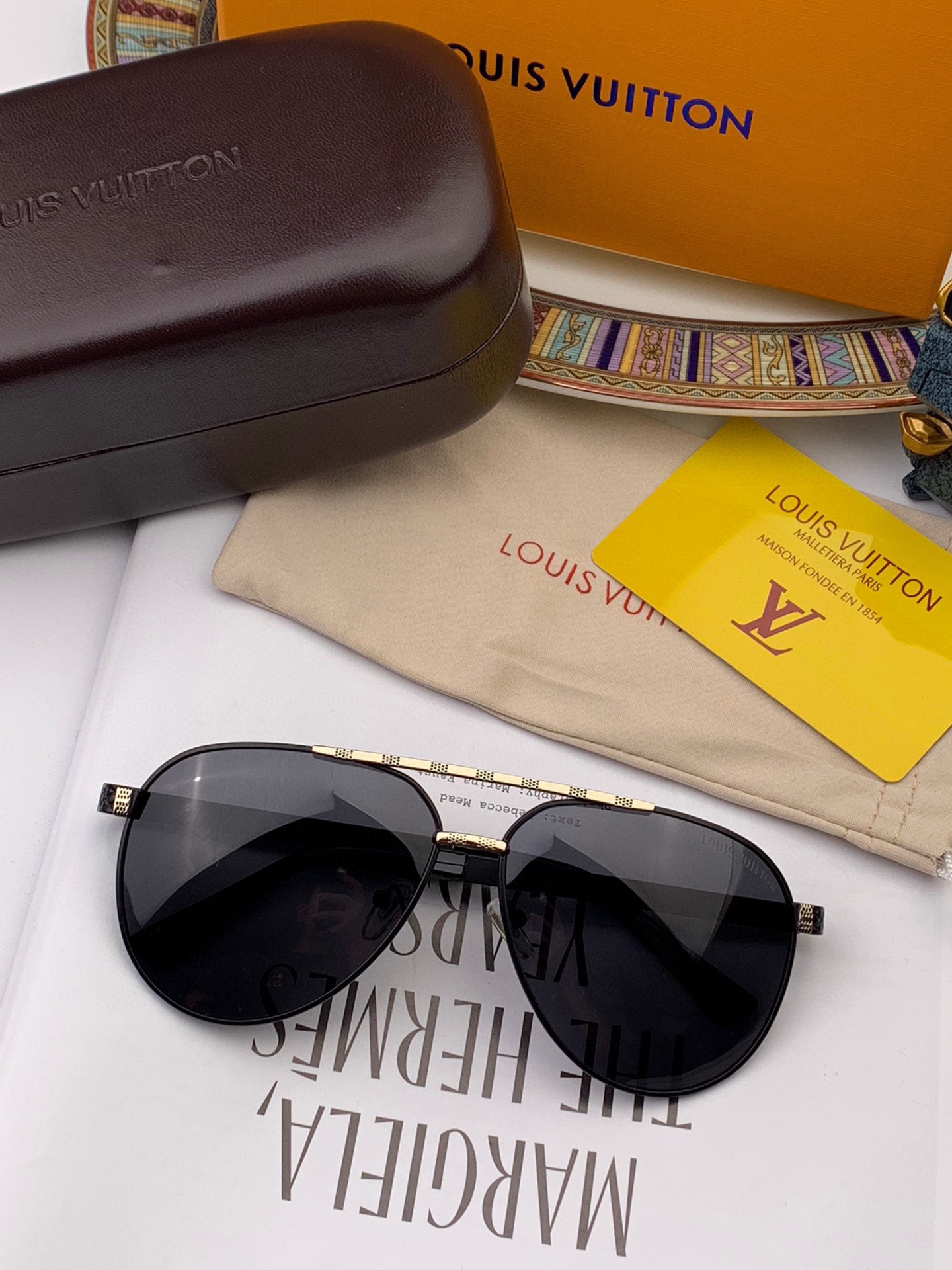 TOP Louis Vuitton LV New LV Toad Frame Sunglasses - Black