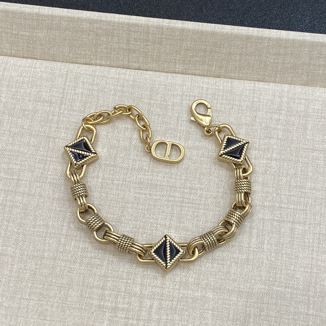 TOP Christian Dior CD  Bracelet - Gold
