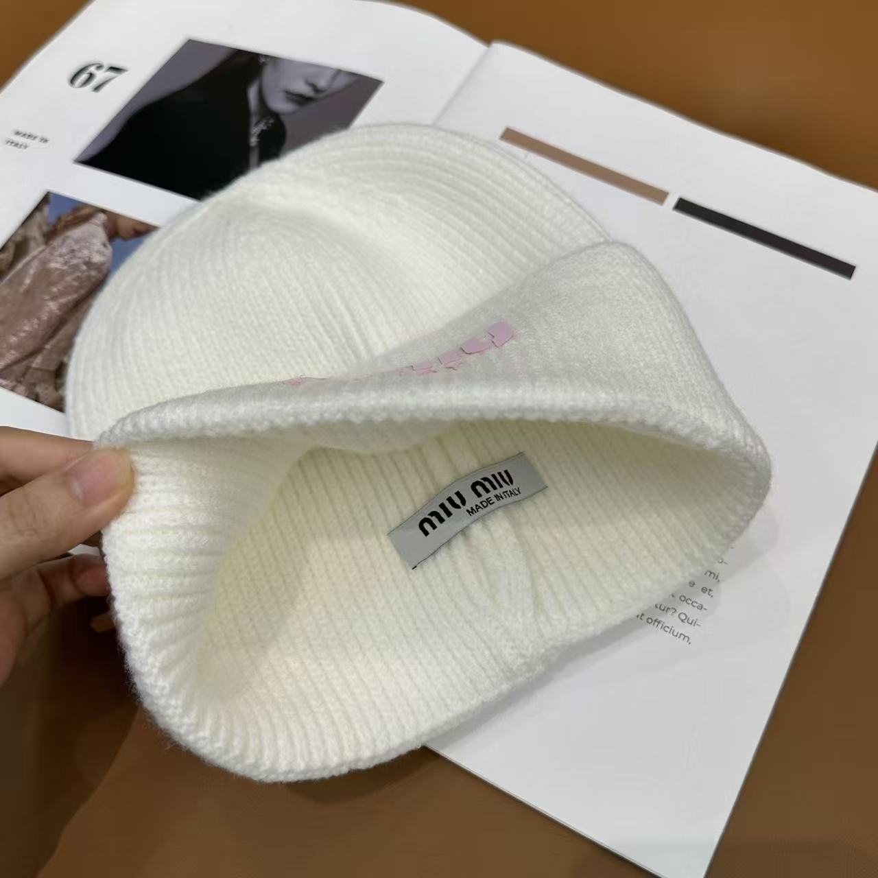 Miu Miu Knitted beanie(Replica)