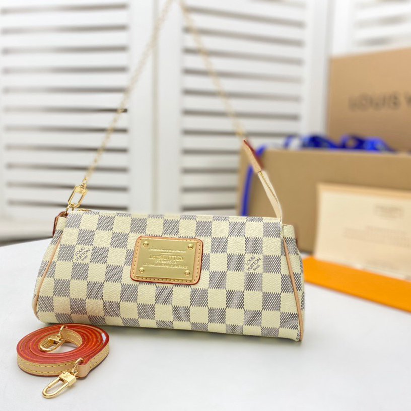 Louis Vuitton LV Chain Crossbody Bag(Replica)