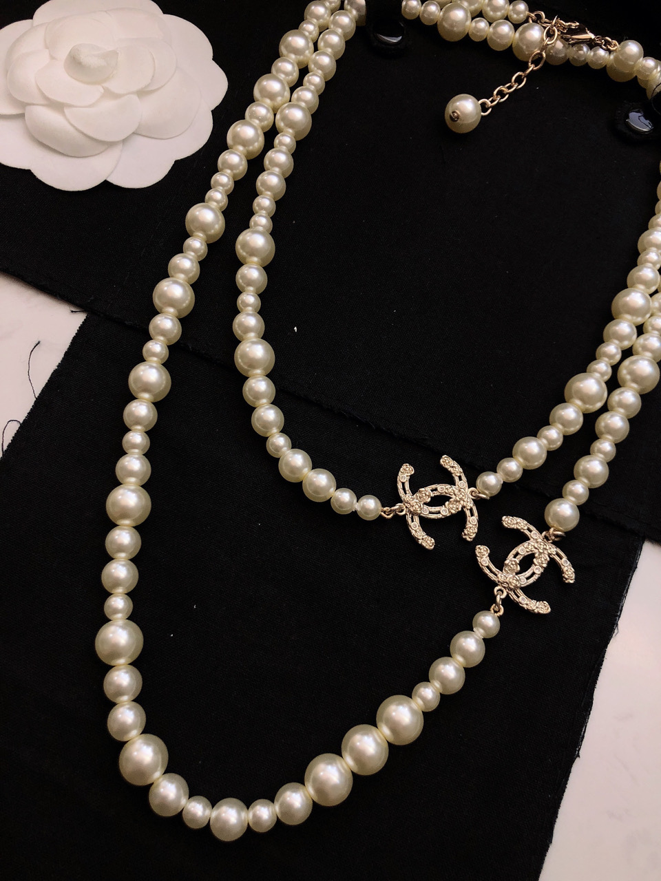 TOP CHANEL Classic Pearl Necklace