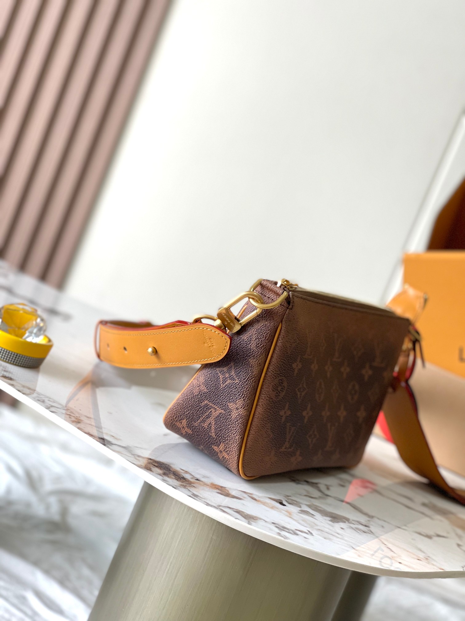 TOP Louis Vuitton LV Pochette Accessoire XL Bag 28*16.5*9CM - Brown