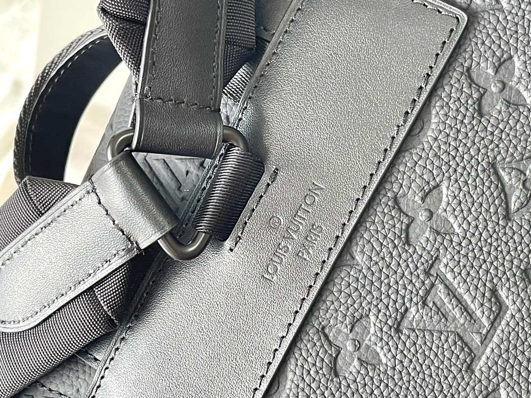 TOP Louis Vuitton LV Christopher Backpack 32x39x12cm/41×48×13cm - Black