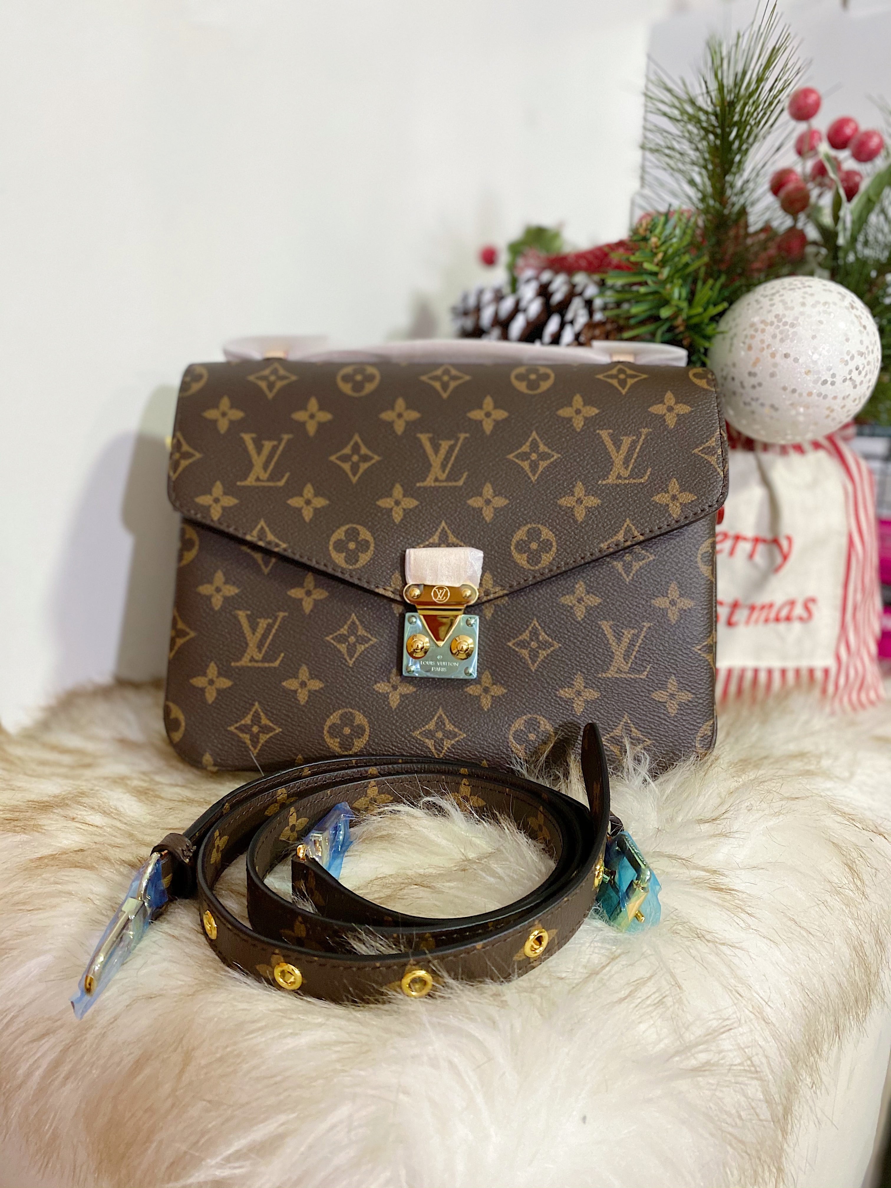 TOP Louis Vuitton LV Pochette Metis Bag 25X19X7cm-Brown