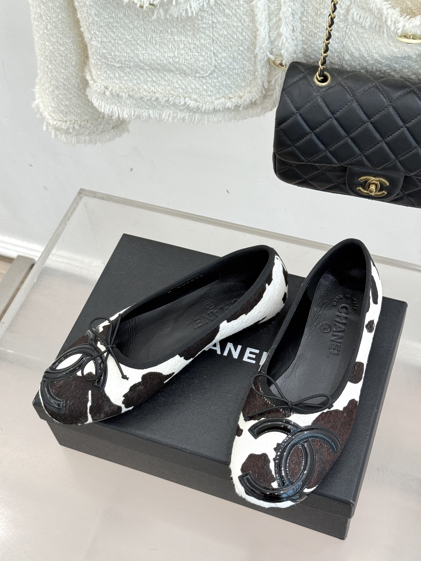 TOP CHANEL Flat Shoes with Bow and Leopard Print - 3 Colors
