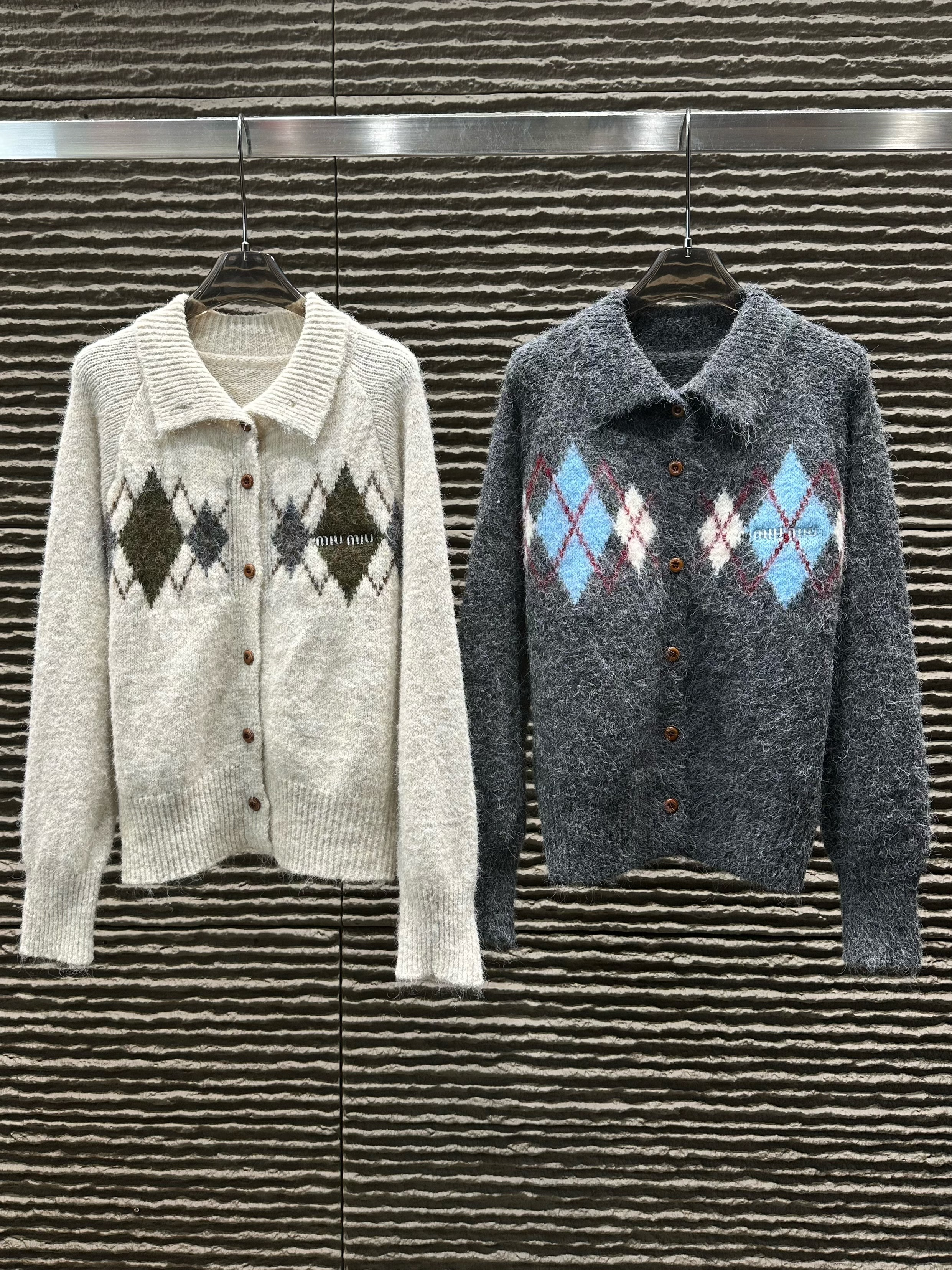TOP Miu Miu Sweater - 2 Colors