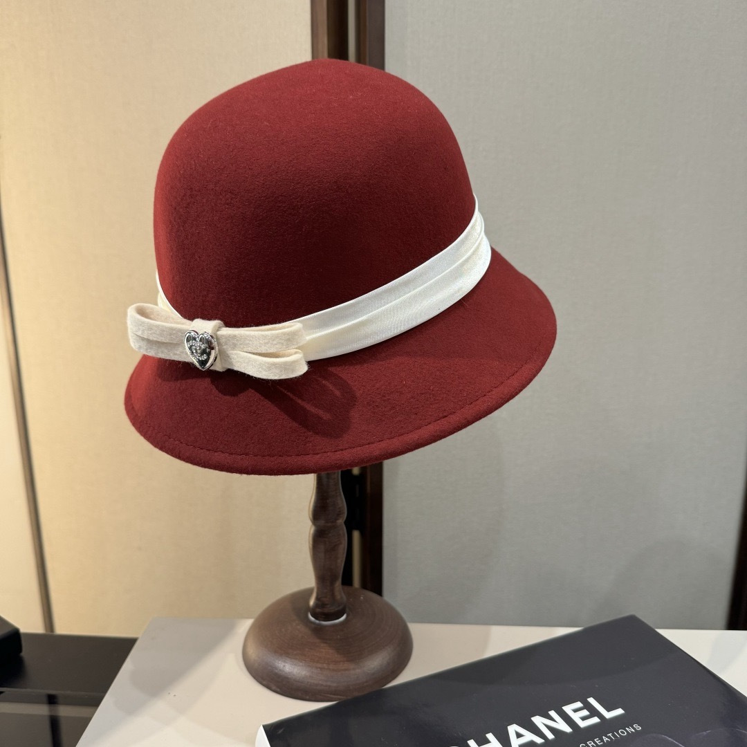 TOP CHANEL Bowler Hat - Red