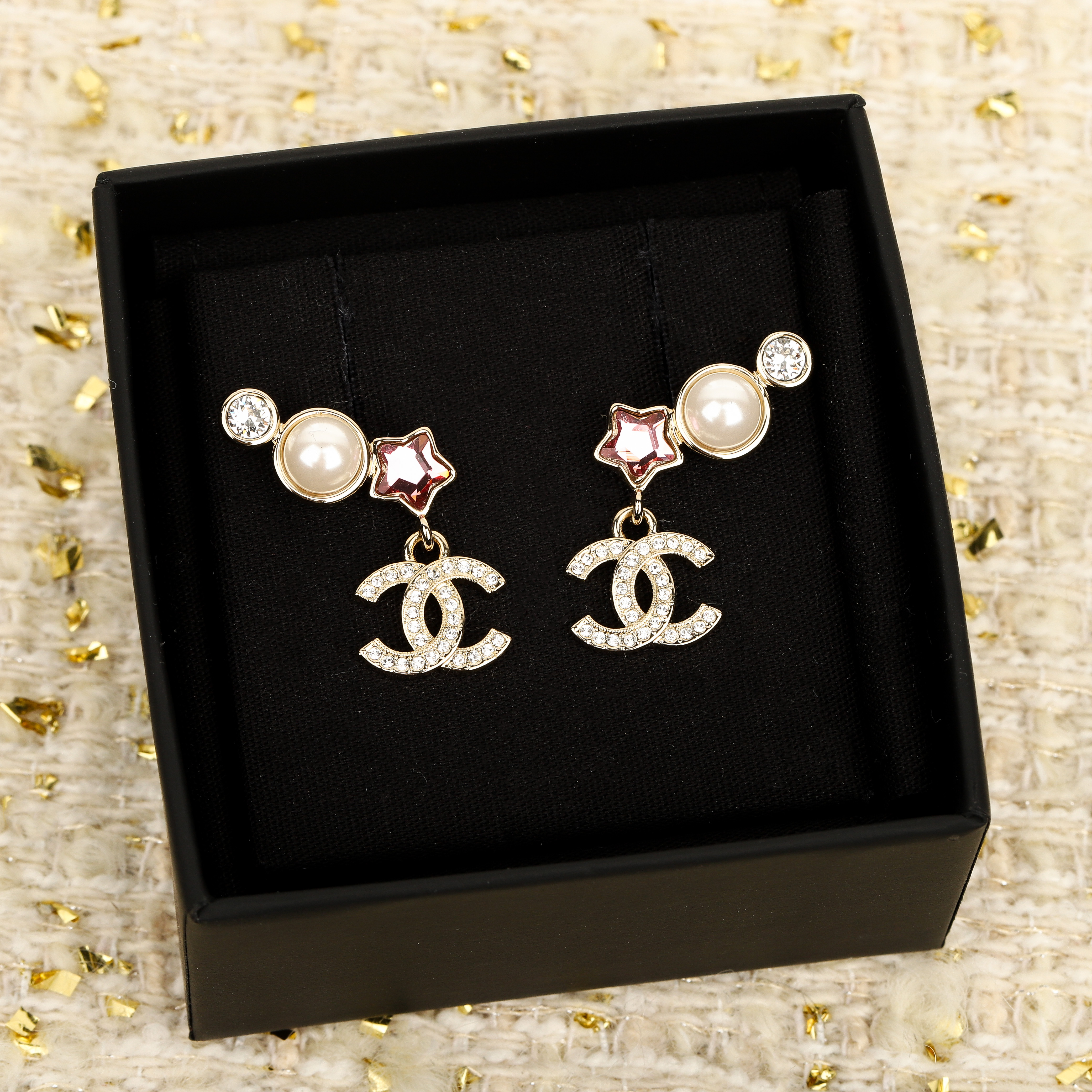 TOP CHANEL Earrings- Gold