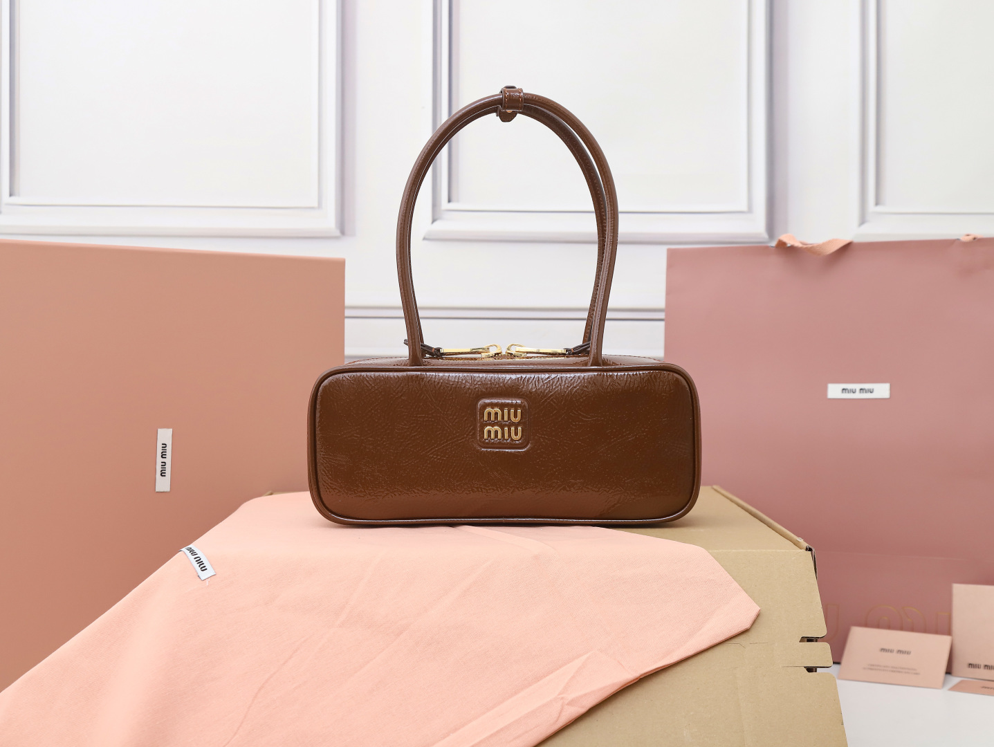 TOP Miu Miu Bag Wax Leather with Ice Crack Texture 28X12X9cm - Brown