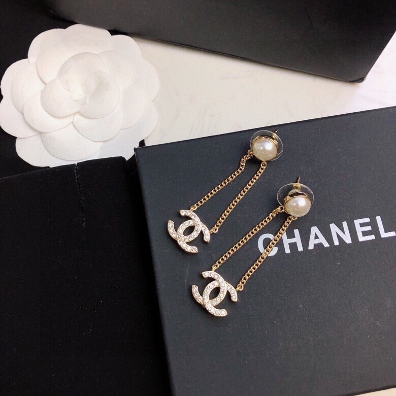 TOP CHANEL Double C Pearl Chain Stud Earrings