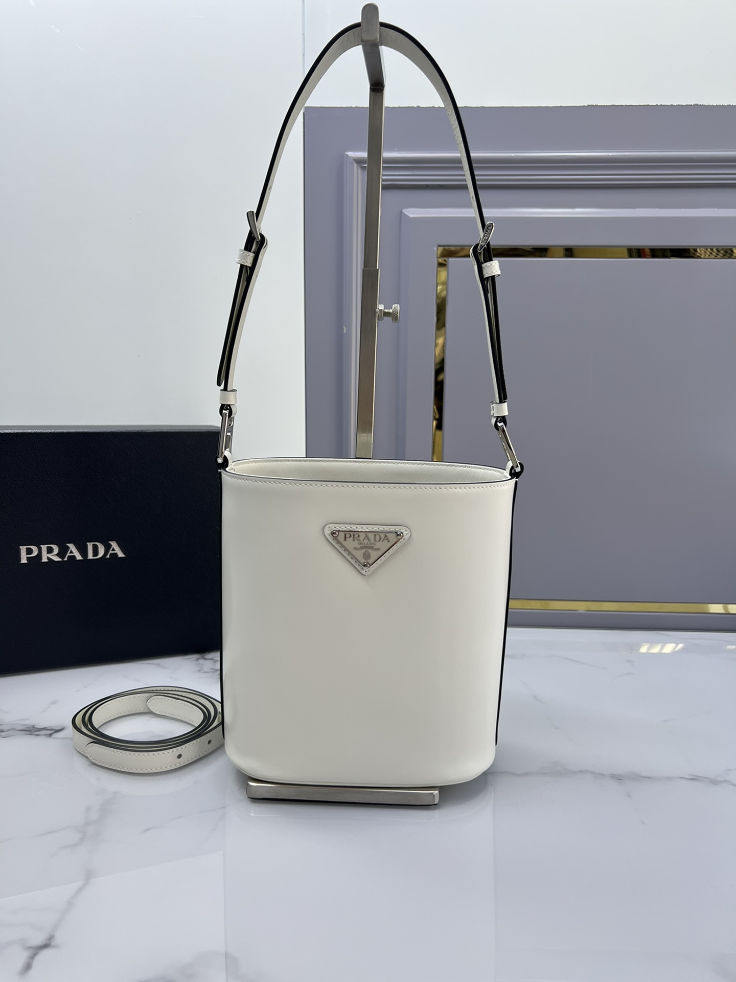 TOP PRADA Panier Bucket Imported Shiny Calfskin Plain Cowhide Bags 17x18x10.5 cm - Black&White