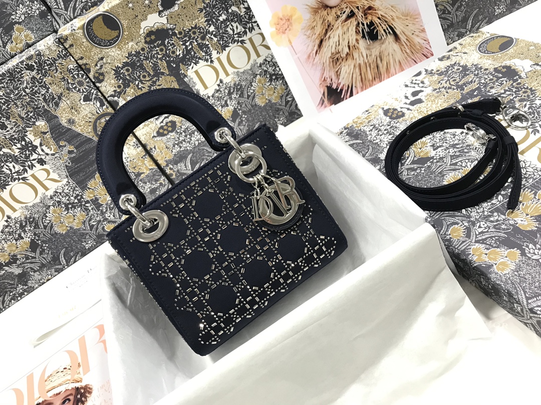 TOP Christian Dior Imitation Crystal Embroidery Lady Christian Dior Bags 17×15×7cm - 2 Colors