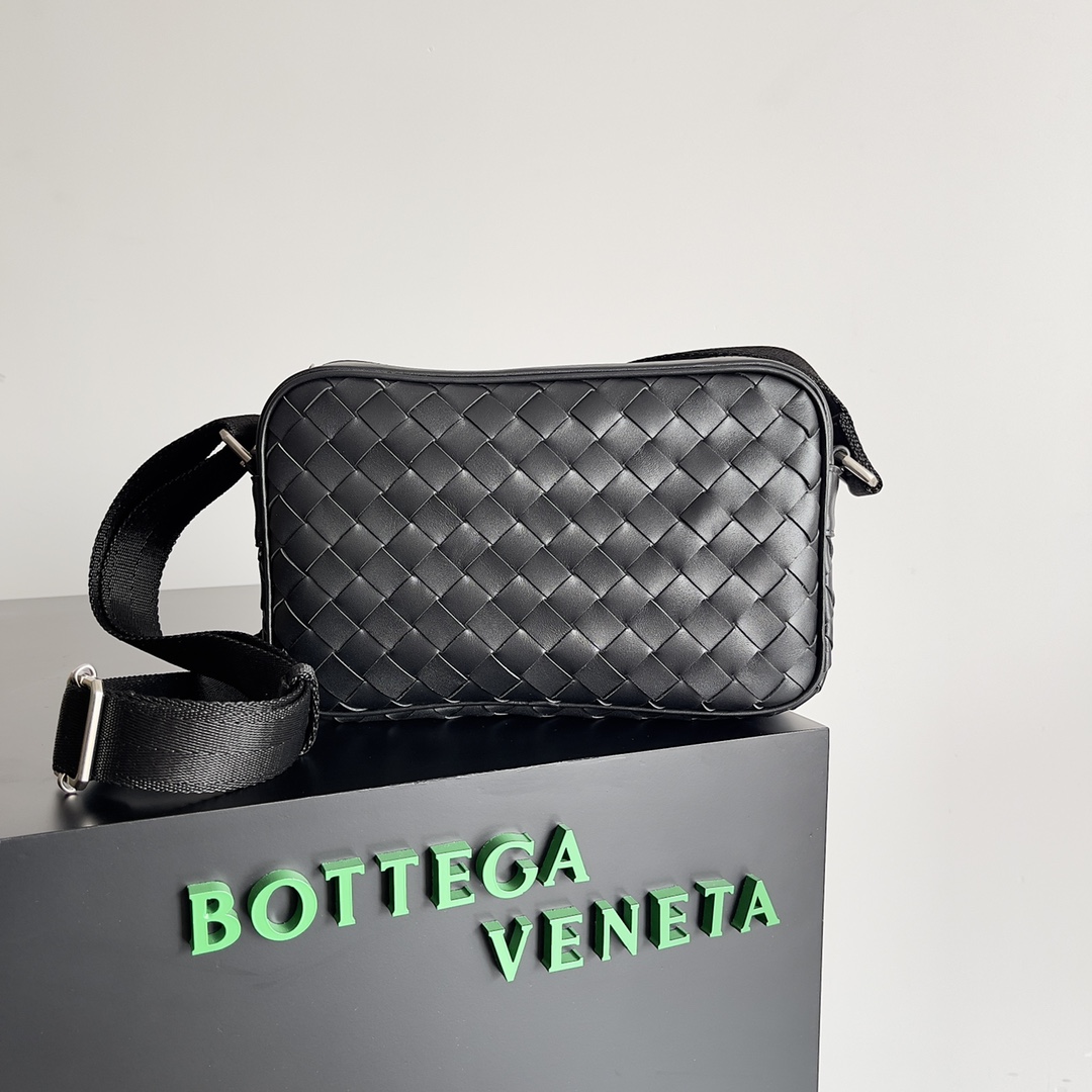TOP Bottega Veneta BV lntrecciato Crossbody Bag - Black