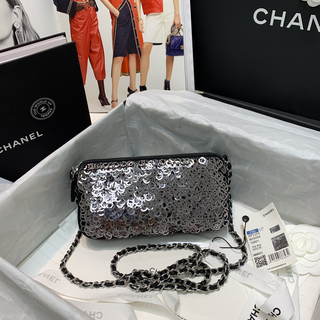 TOP CHANEL Sequins Evening Bag 19cm - Black