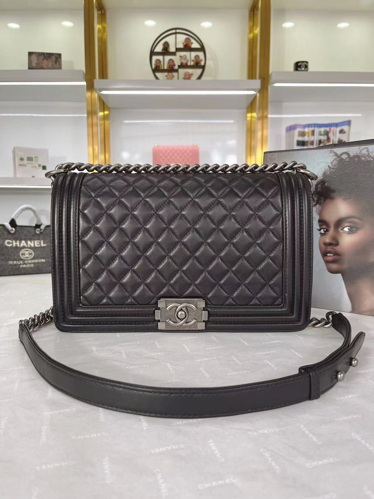 TOP CHANEL Le Boy Bag L 28cm/XL 30cm - Black & SHW