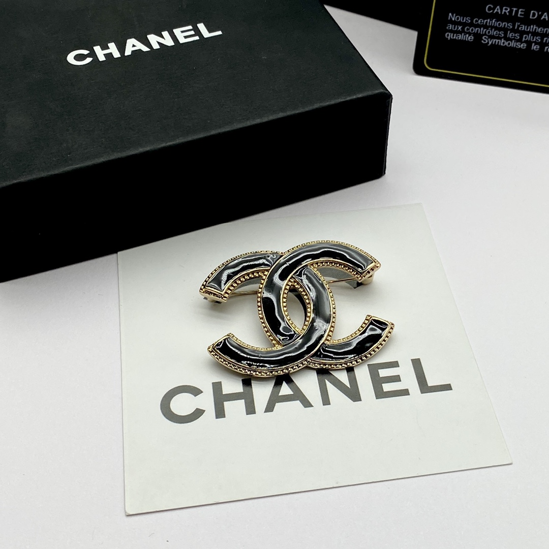 TOP CHANEL Brooch Collections